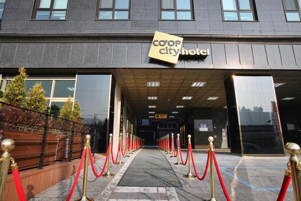 Coop City Hotel Oryu Station Seoul Bagian luar foto