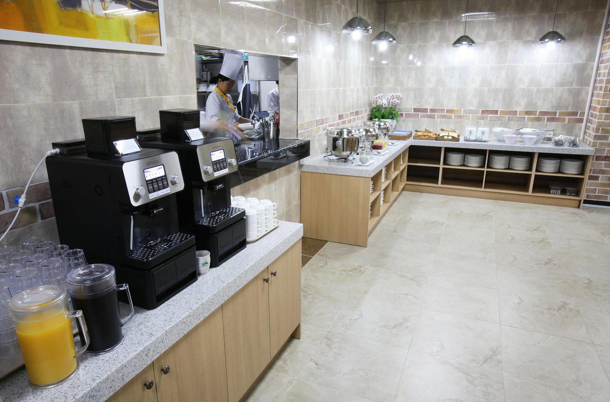 Coop City Hotel Oryu Station Seoul Bagian luar foto