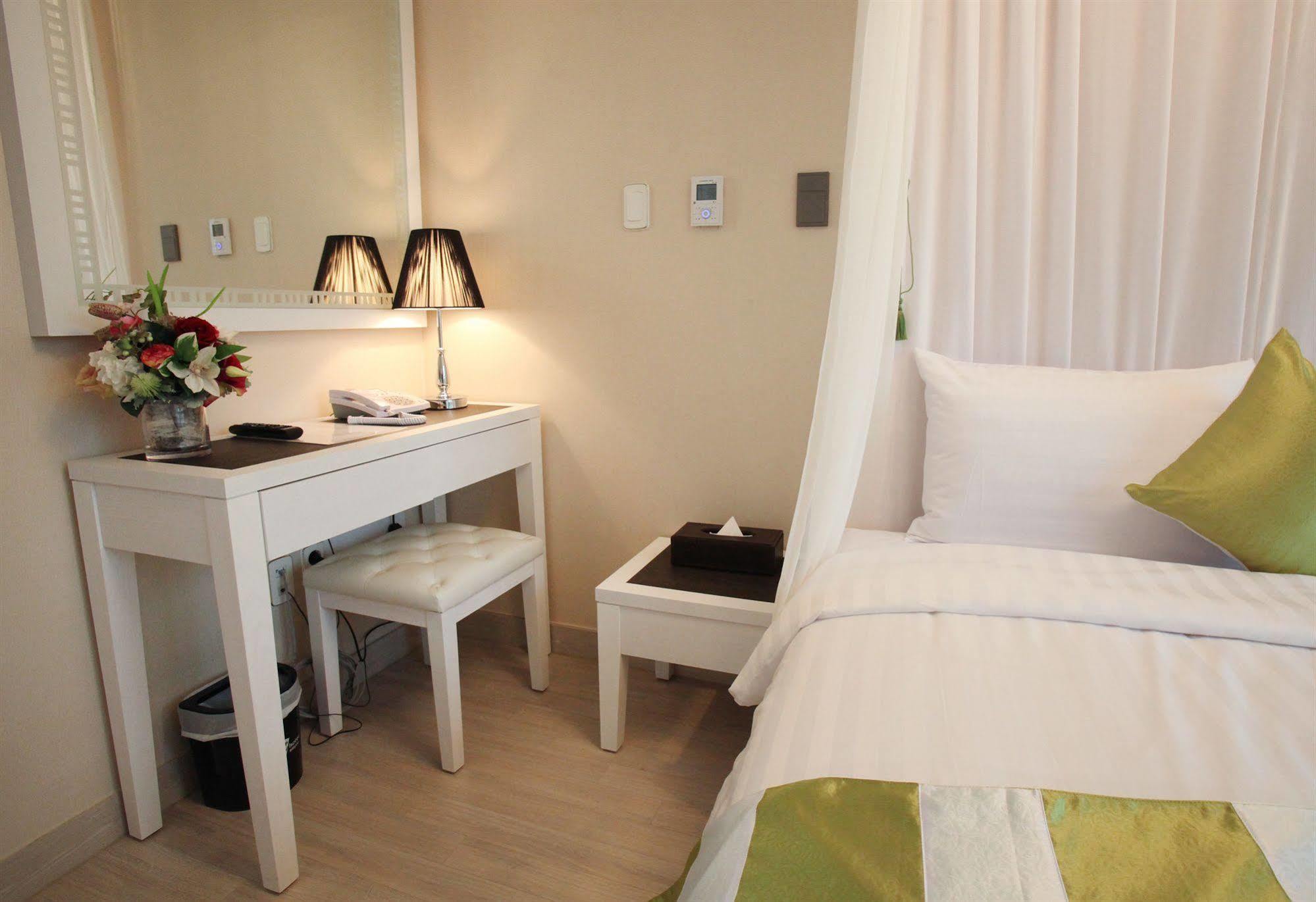 Coop City Hotel Oryu Station Seoul Bagian luar foto