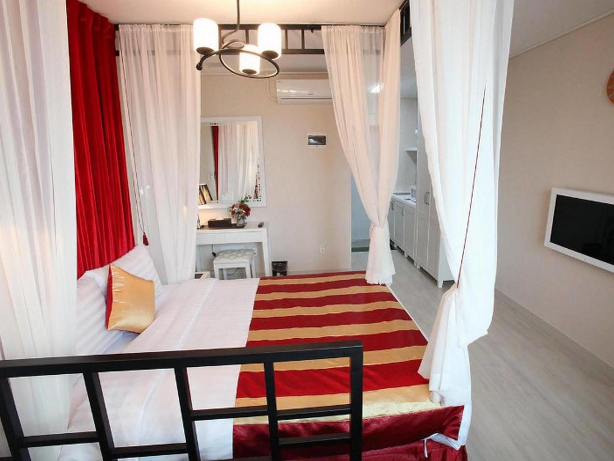Coop City Hotel Oryu Station Seoul Bagian luar foto